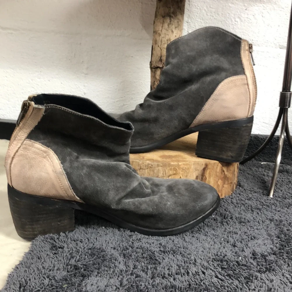 Rebels two tone leather ankle boots‎ size 9